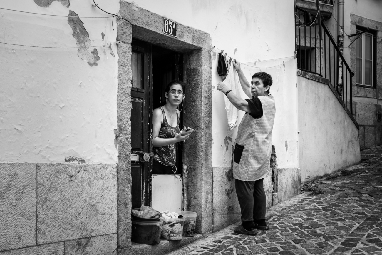 Lisbon street photography guide 22 Lisbon street life